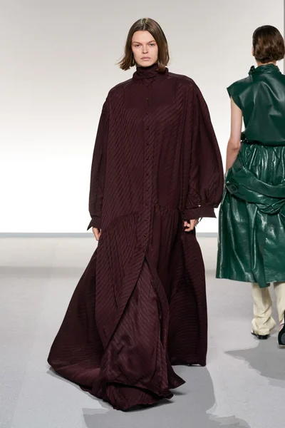 Look 25